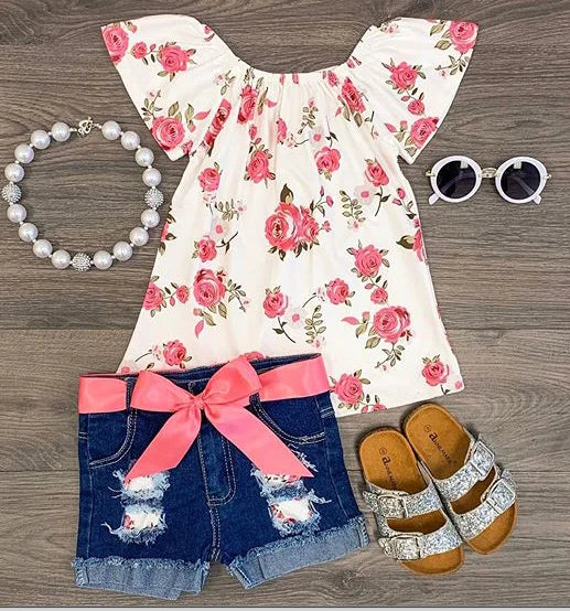 Floral T-shirts & Denim Shorts Outfit